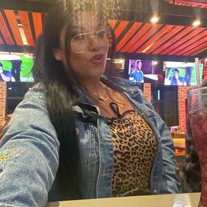 Meet your Posher, Crystal